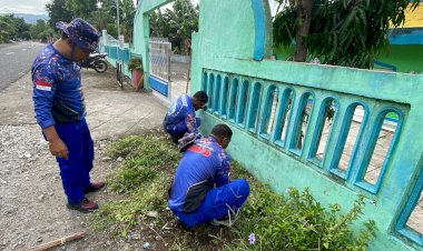 Menyongsong-HUT-Ke-75,-Satuan-Polairud-Polres-Alor-Gelar-Bakti-Sosial-Bersihkan-Rumah-Ibadah
