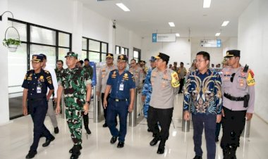 Amankan-Perayaan-Natal-2025,-Kapolda-NTT-Turun-Langsung-Pimpin-Patroli-Skala-Besar