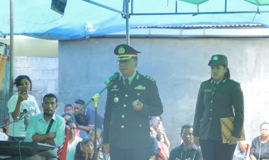 Upacara-Pemakaman-Dinas-Alm.-Aipda-Isak-Obisuru-Digelar-dengan-Khidmat-di-Kalabahi-Timur