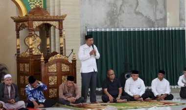 Kapolres-Alor-Hadiri-Tabligh-Akbar-Peringatan-Isra-Mi'raj-dan-Menyongsong-Ramadan-1447-H