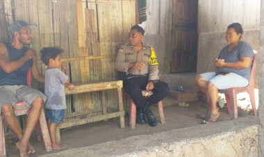 Bhabinkamtibmas-Desa-Petleng-Laksanakan-Mediasi-dan-Sampaikan-Himbauan-Kamtibmas-kepada-Warga