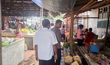 Polsek-Abad-Laksanakan-Patroli-dan-Pengamanan-Pasar-Rakyat-Moru