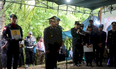 Wakapolres-Alor-Pimpin-Upacara-Pemakaman-Dinas-Almarhum-AIPDA-Imanuel-Timotius-Bampada