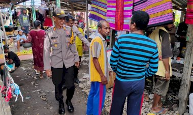 Polsek-Pantar-Gelar-Patroli-Dialogis-di-Pasar-Kabir,-Perkuat-Kamtibmas