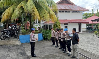 PERSONEL-POLRES-ALOR-LAKSANAKAN-PENGAMANAN-PAMERAN-UMKM-DAN-LOMBA-PASKAH-GAMKI,-KEGIATAN-BERJALAN-AMAN-DAN-KONDUSIF