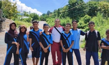 Polsek-Alor-Barat-Daya-Melaksanakan-Patroli-Dialogis-di-SMP-Negeri-Wolwal