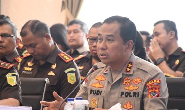 Momentum-Harmoni-di-Bumi-Flobamora:-Komisi-III-DPR-RI-Perkuat-Sinergi-dan-Puji-Dedikasi-Kapolda-NTT-dalam-Mewujudkan-Penegakan-Hukum-yang-Menyejukkan