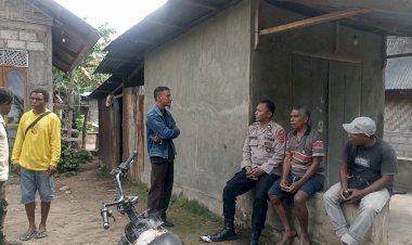 Patroli-Dialogis-Polsek-Alor-Barat-Daya,-Ajak-Warga-Moru-Jaga-Kamtibmas-dan-Waspada-Penipuan-Online