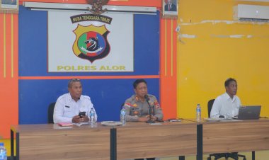 Polres-Alor-Gelar-Rapat-Bersama-Kepala-Sekolah-Bahas-Pencegahan-Tawuran-Pelajar-di-Kecamatan-Teluk-Mutiara