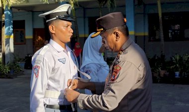 UPACARA-PELANTIKAN-PATROLI-KEAMANAN-SOSIAL-(PKS)-SMA-NEGERI-1-KALABAHI-MASA-BAKTI-2025–2026-SERTA-DEKLARASI-ANTI-KEKERASAN-DAN-TAWURAN