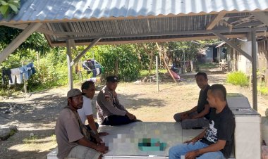 Bhabinkamtibmas-Polsek-Alor-Timur-Laut-Gelar-Patroli-Dialogis,-Ajak-Warga-Waisika-Jaga-Situasi-Kamtibmas