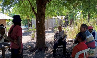 Bhabinkamtibmas-Desa-Likwatang-Intensifkan-DDS-dan-Patroli-Dialogis,-Ajak-Warga-Jaga-Kamtibmas