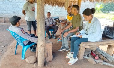 Patroli-dan-Sambang-Kamtibmas,-Polsek-Alor-Timur-Ajak-Warga-Jaga-Keamanan-Lingkungan