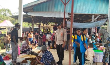 Polsek-Alor-Selatan-Patroli-dan-Amankan-Aktivitas-Pasar-Kelaisi-Timur