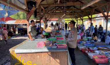 Polsek-Alor-Timur-Intensifkan-Patroli-dan-Sambang-di-Pasar-Maritaing,-Warga-Diimbau-Jaga-Kamtibmas