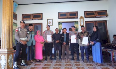 POLRES-ALOR-FASILITASI-PERDAMAIAN-DAN-PENCABUTAN-LAPORAN-TERKAIT-PERMASALAHAN-ANGGOTA-BRIMOB-DENGAN-WARGA-ALOR-BESAR