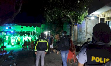 Polres-Alor-Tingkatkan-Patroli-Malam-untuk-Jaga-Kondusivitas-Kamtibmas-di-Teluk-Mutiara