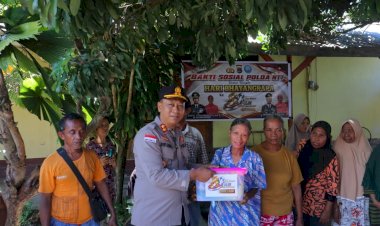 Wujud-Kepedulian-Polri,-Polres-Alor-Bagikan-Bantuan-Sosial-Jelang-Hari-Bhayangkara-Ke-80
