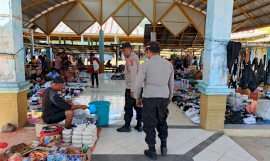 Polsek-Alor-Selatan-Intensifkan-Patroli-Dialogis-dan-Pengamanan-Pasar-Kelaisi-Timur,-Wujudkan-Situasi-Kamtibmas-yang-Aman-dan-Kondusif