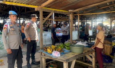 Polsek-Alor-Barat-Daya-Intensifkan-Patroli-dan-Pengamanan-Pasar-Moru,-Wujudkan-Situasi-Aman-dan-Kondusif