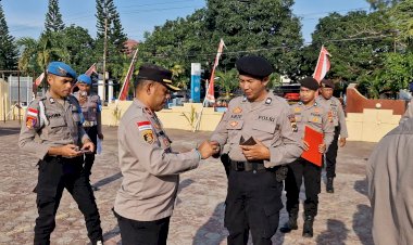 Waka-Polres-Alor-Perkuat-Disiplin-Personel-Melalui-Pemeriksaan-Sikap-Tampang-dan-Kelengkapan-Administrasi