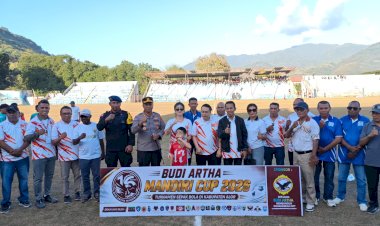 Kapolres-Alor-Hadiri-Pembukaan-Open-Turnamen-Sepak-Bola-Budi-Artha-Mandiri-Cup-2026,-Personel-Gabungan-Amankan-Jalannya-Kegiatan