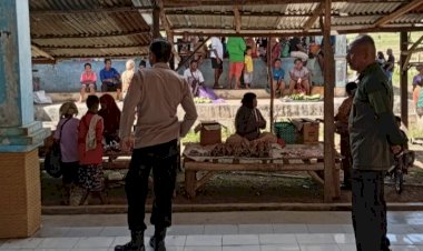 Polsek-Alor-Selatan-Gelar-Patroli-dan-Pengamanan-di-Pasar-Apui,-Wujudkan-Situasi-Kamtibmas-yang-Kondusif