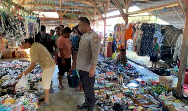 Patroli-Dialogis-Polsek-Alor-Timur-di-Pasar-Maritaing,-Wujudkan-Rasa-Aman-dan-Kondusif