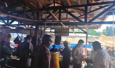 Patroli-Pasar-Moru,-Polsek-Alor-Barat-Daya-Imbau-Warga-Jaga-Kamtibmas-dan-Hindari-Miras