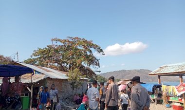 Patroli-Dialogis-di-Pasar-Kabir,-Polsek-Pantar-Imbau-Warga-Jaga-Kamtibmas,-Hindari-Miras-dan-Waspadai-TPPO
