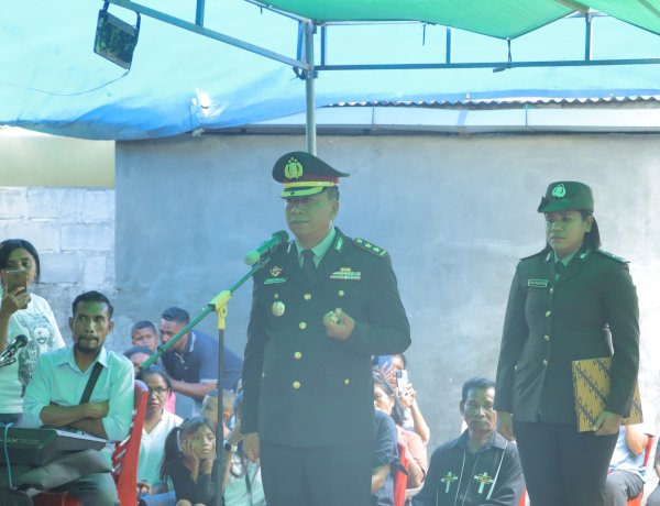 Upacara Pemakaman Dinas Alm. Aipda Isak Obisuru Digelar dengan Khidmat di Kalabahi Timur