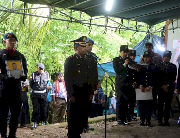 Wakapolres Alor Pimpin Upacara Pemakaman Dinas Almarhum AIPDA Imanuel Timotius Bampada