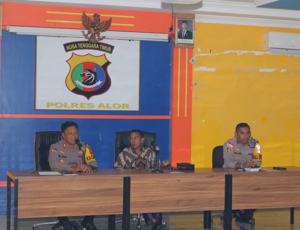 Kapolres Alor Pimpin Pertemuan Tokoh Masyarakat, Sawalama dan Lipa Sepakat Berdamai Sebelum Tiba Ramadhan.