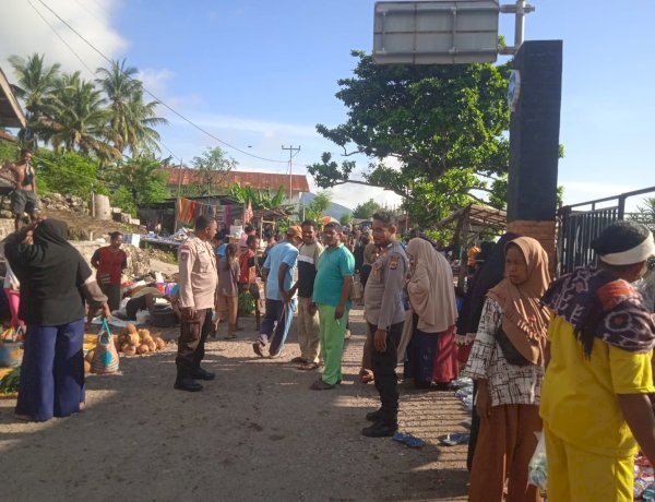Polsubsektor Bakalang Laksanakan Patroli dan Pengamanan Pasar Tradisional Bakalang, Ciptakan Rasa Aman dan Tertib