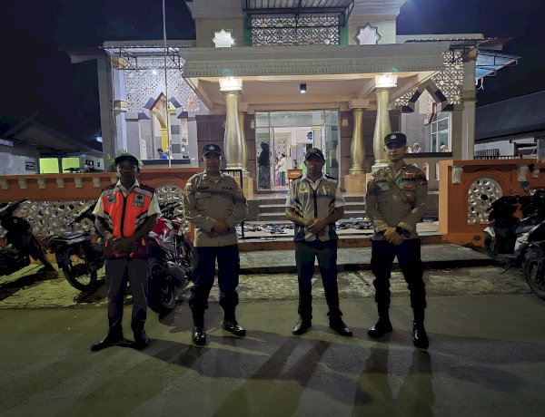Polres Alor Amankan Tarawih di Masjid Istiqomah dan 12 Masjid Prioritas Teluk Mutiara