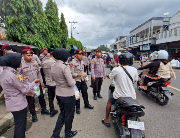 Sat Reskrim Polres Alor Berbagi Takjil, Pererat Silaturahmi dan Tebar Berkah Ramadan