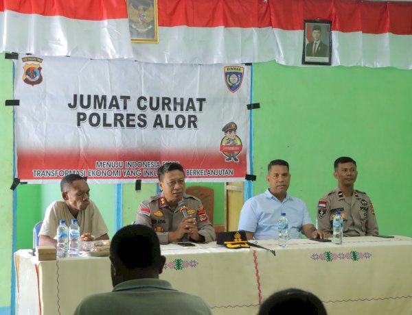 Kapolres Alor Gelar Jumat Curhat di Desa Fanating, Serap Aspirasi Warga Terkait Kamtibmas dan Peredaran Miras