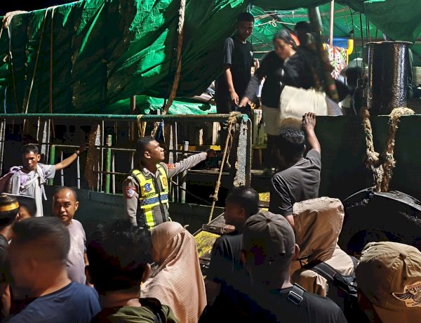 Operasi Ketupat Turangga 2026, Personel Polres Alor Perketat Pengamanan di Pelabuhan Dulionong