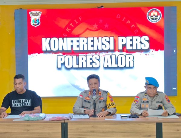 Kapolres Alor Pimpin Konferensi Pers Kasus Pembunuhan, Satu Tersangka Diamankan