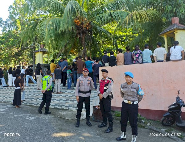 Polres Alor Amankan Ibadah Jumat Agung Jalan Salib di Taman Goa Tombang Kalabahi