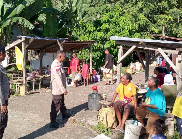 Patroli Dialogis Polsubsektor Pantar Timur di Pasar Bakalang, Wujudkan Rasa Aman dan Cegah Kriminalitas