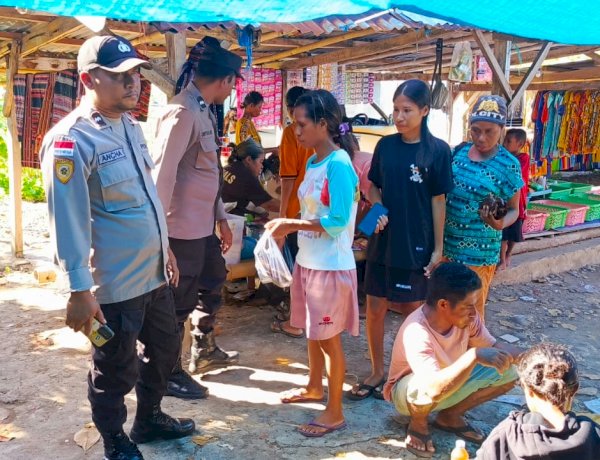 Patroli dan Pengamanan Pasar Maritaing, Polsek Alor Timur Imbau Warga Jaga Kamtibmas