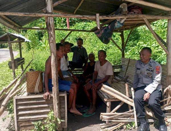 Patroli Dialogis Polsek Abad di Kelurahan Moru, Warga Dihimbau Tingkatkan Kewaspadaan