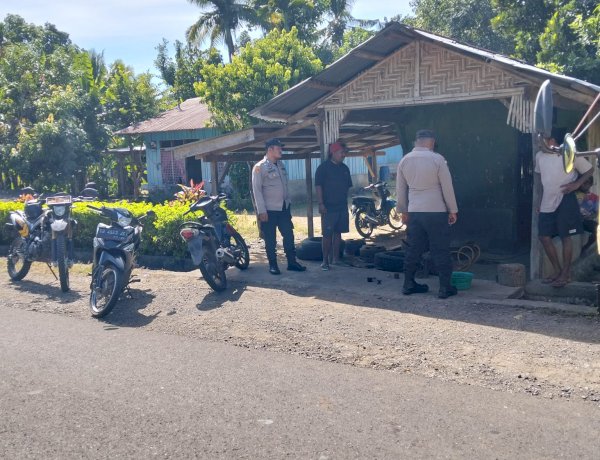 Patroli Dialogis Polsek Alor Timur Laut di Desa Waisika, Warga Diajak Bersama Jaga Kamtibmas