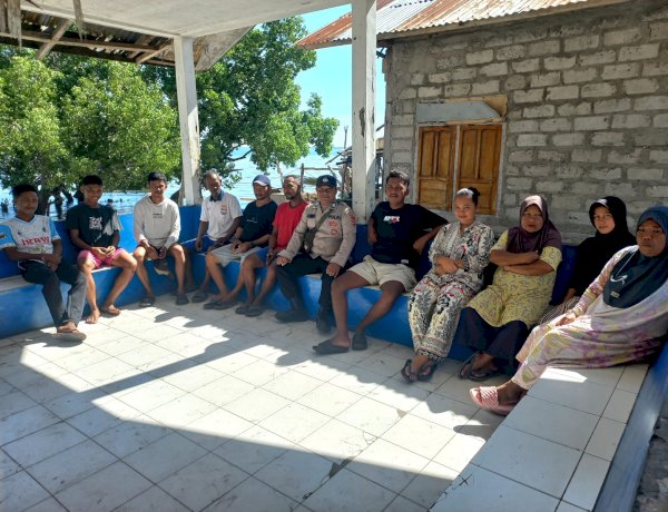 Bhabinkamtibmas Polsek Pantar Sambangi Warga di Posyandu Labuhan Bajo, Sampaikan Pesan Kamtibmas dan Kepedulian Lingkungan