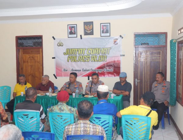 Kapolres Alor Gelar Jumat Curhat Bersama Masyarakat Desa Motongbang, Serap Aspirasi dan Bahas Solusi Kamtibmas
