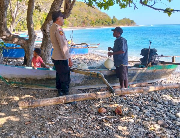 Polsek Alor Timur Laut Jalin Dialog Humanis dengan Nelayan Pesisir Desa Taramana, Imbau Utamakan Keselamatan Saat Melaut