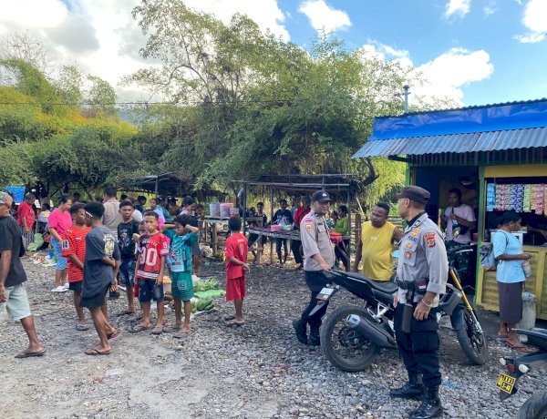 Polsek Alor Timur Intensifkan Patroli Pasar, Ciptakan Rasa Aman bagi Pedagang dan Pengunjung