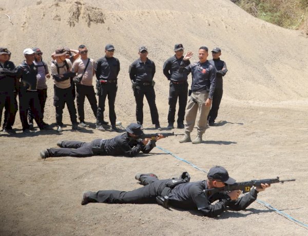 Polres Alor Gelar Latihan Menembak, Tingkatkan Keterampilan dan Kesiapsiagaan Personel