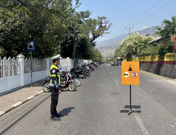 Satlantas Polres Alor Amankan Ibadah Minggu di Gereja Pola Tribuana Kalabahi